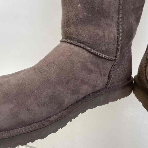 UGG Classic Brown Short - Gently worn - Picture 5 of 7